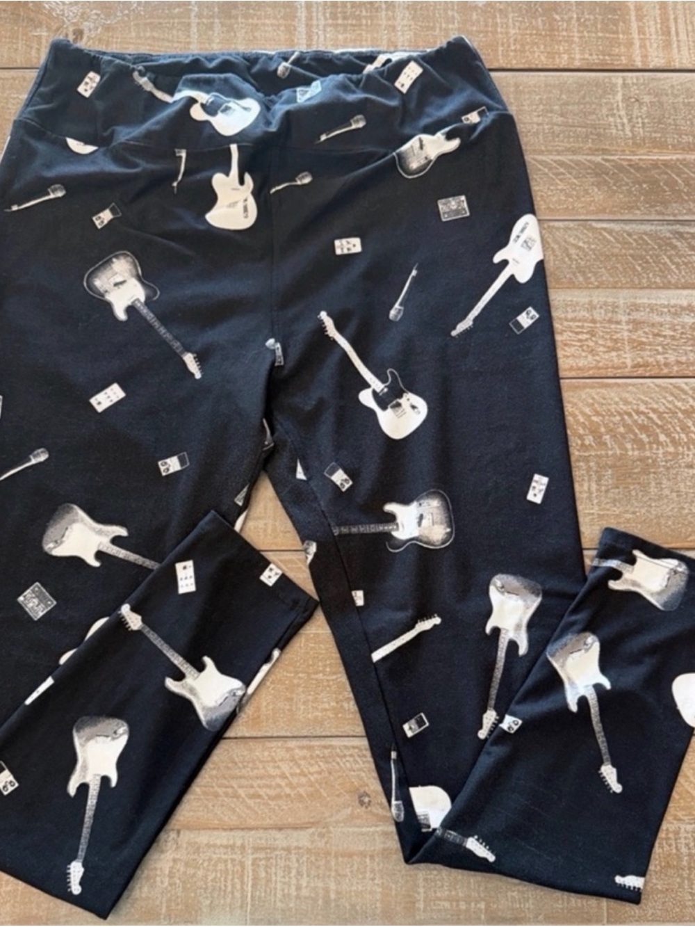 LuLaRoe TC Tall & Curvy Black Guitar Music Print Leggings